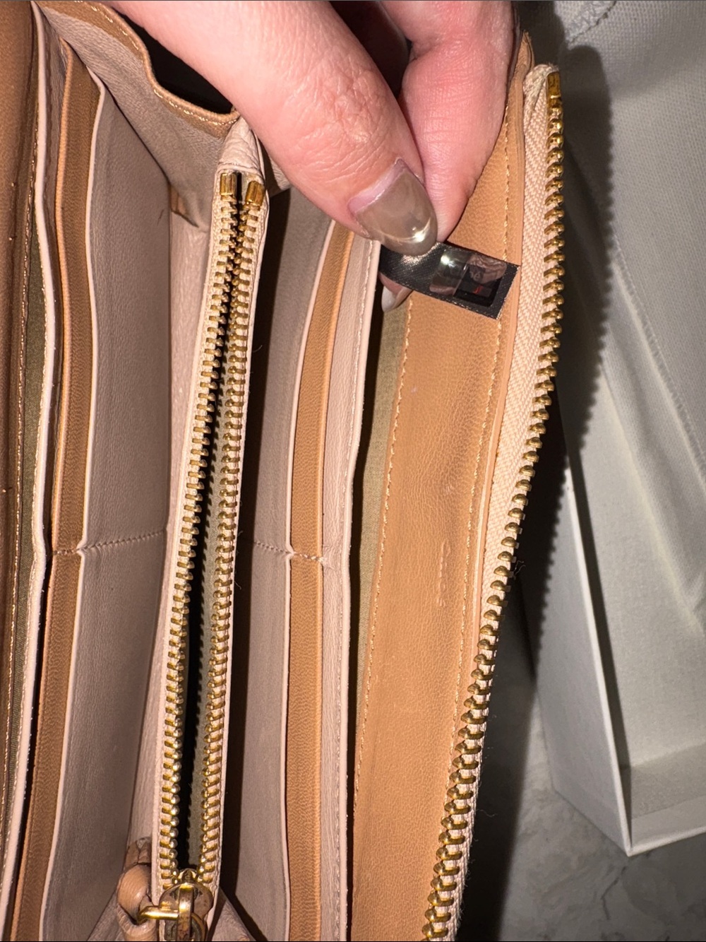 Chloe Indy Continental Flap Wallet Full Inclusion - Picture 8 of 10